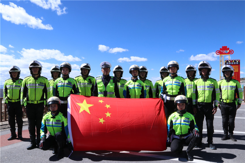 女騎警國(guó).jpg 女騎警國(guó).jpg